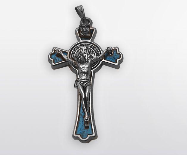 Pendentif croix St Benoit bleue 5cm